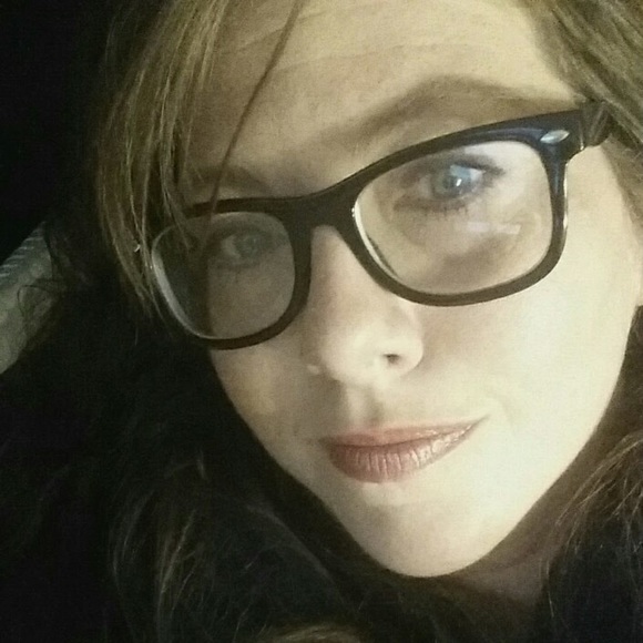 Meet your Posher, Skyelen - Picture 1 of 1